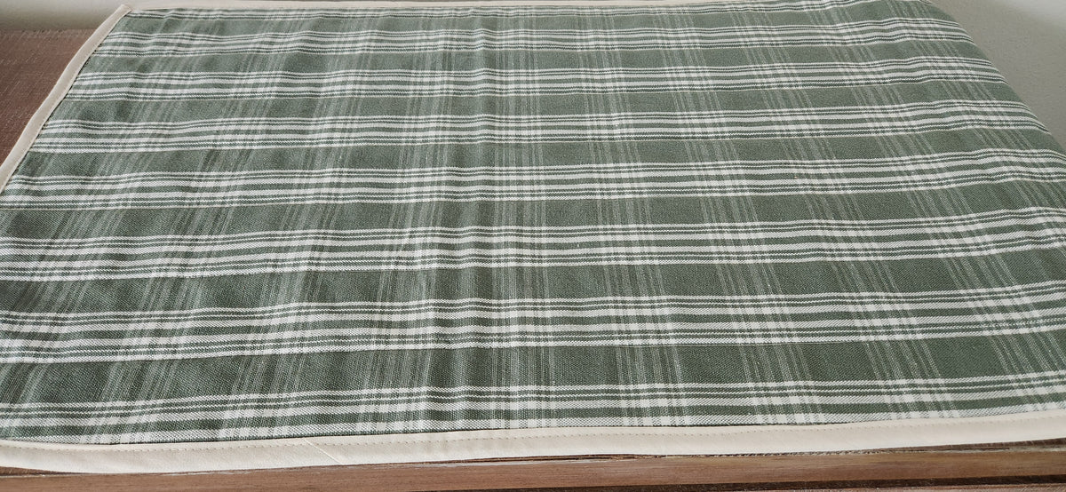 Reversible Quilted Coffee Table Runner Hot-Pad